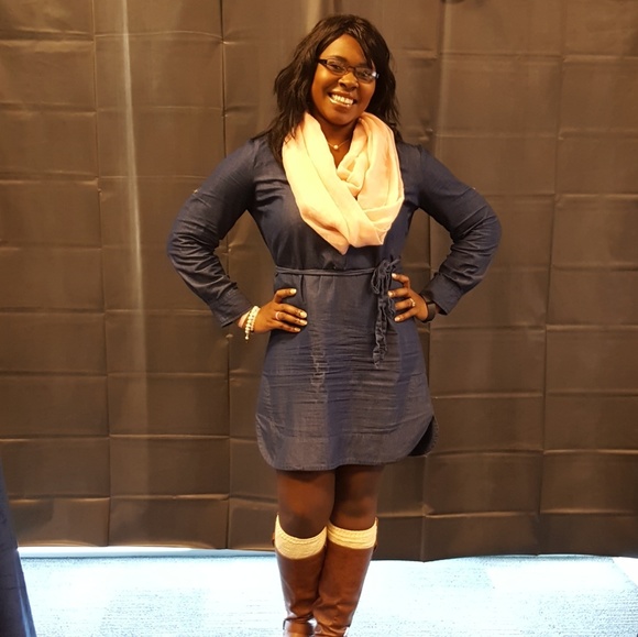 Meet your Posher, LaTisha - Picture 2 of 3